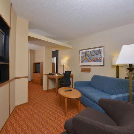 Fairfield Inn And Suites By Marriott Williamsport Exterior photo