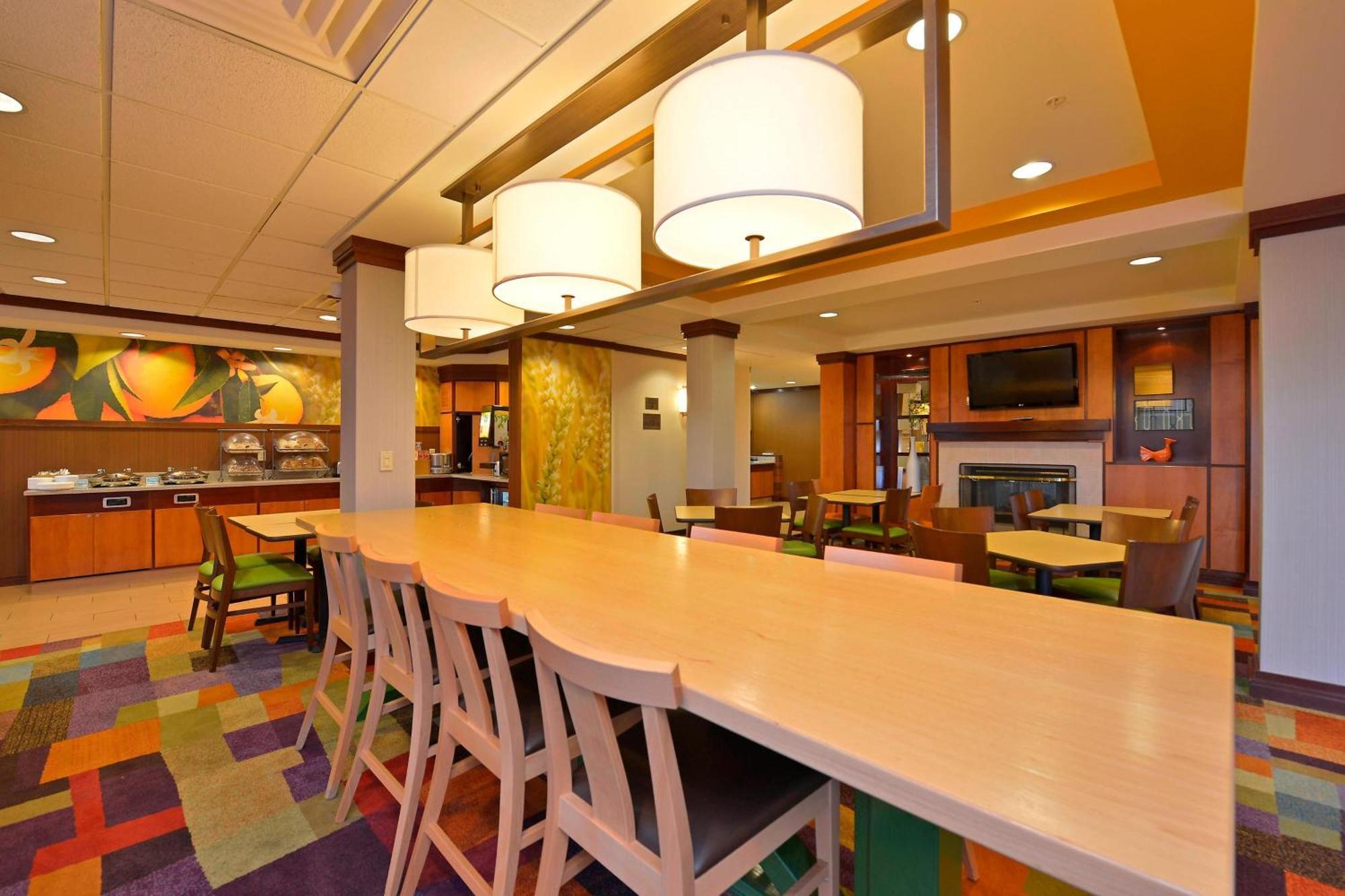 Fairfield Inn And Suites By Marriott Williamsport Exterior photo