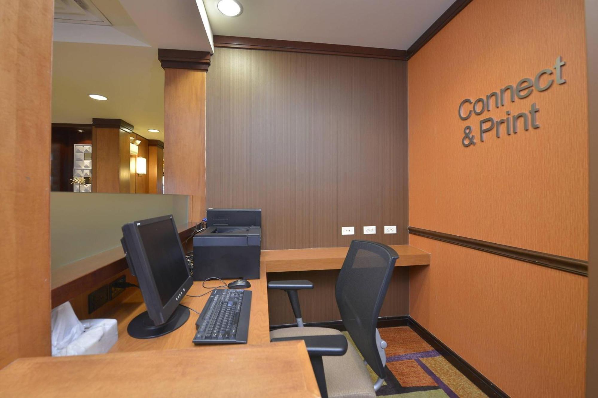 Fairfield Inn And Suites By Marriott Williamsport Exterior photo